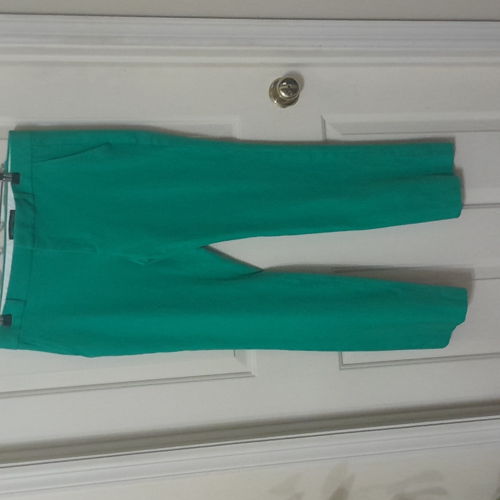 BANANA REPUBLIC  Kelly Green Ryan pants size 8.